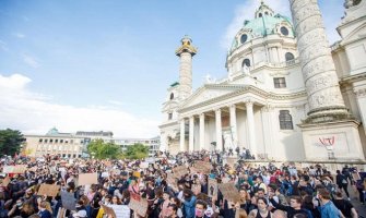Beč: Protest protiv rasizma i nasilja policije, oko 50.000 ljudi na ulicama