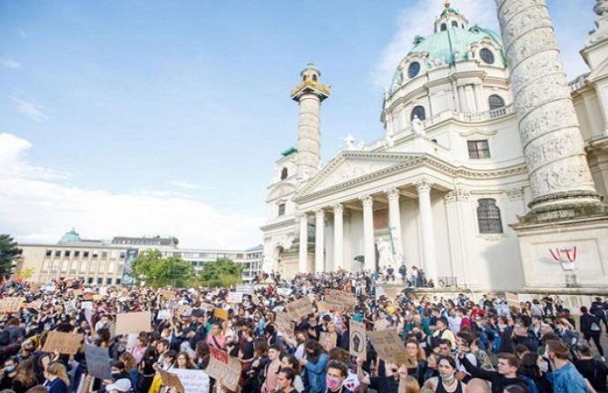 Beč: Protest protiv rasizma i nasilja policije, oko 50.000 ljudi na ulicama
