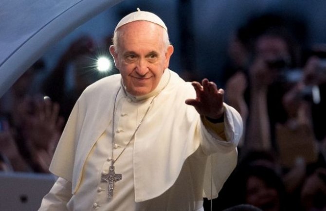 Papa Franjo pomjerio vrijeme Božićne mise 