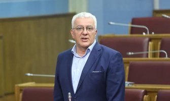 Andrija Mandić podnio ostavku