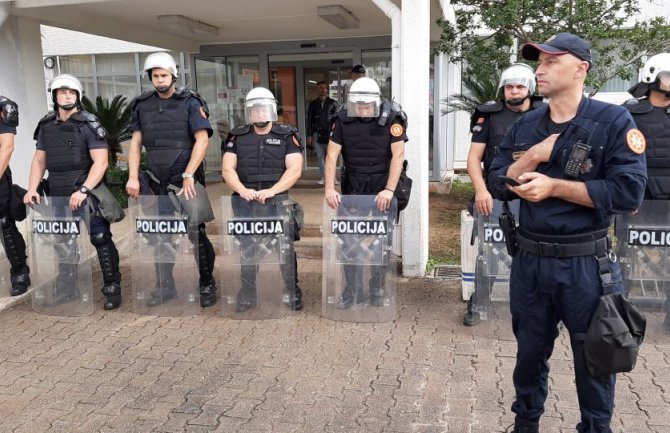 Janjušević: Policija spriječila linč Bulatovića u Budvi, organi reda reagovali tek u krajnjoj mjeri