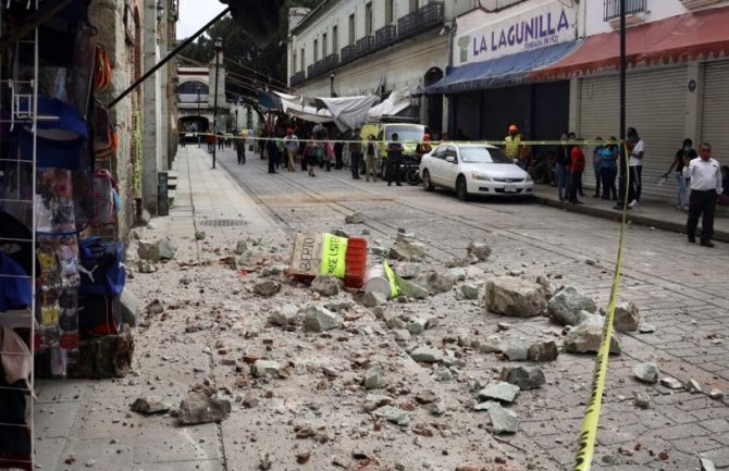 Zemljotres od 7,4 rihtera pogodio Meksiko, jedna osoba poginula