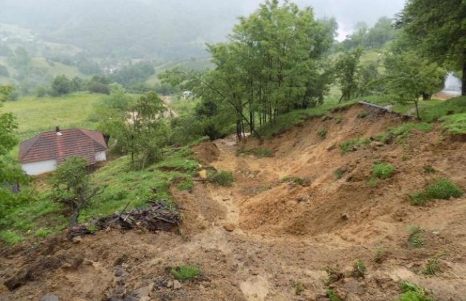 Stanje u Ivanjici nakon poplava: Bez vode, aktivirala se klizišta, putevi uništeni 