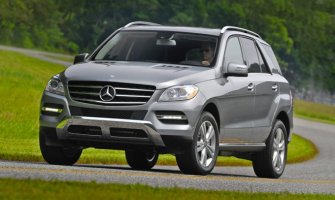 Vlasniku Mercedesa eksplodirao krov u vožnji: Traži odštetu od 200 miliona dolara