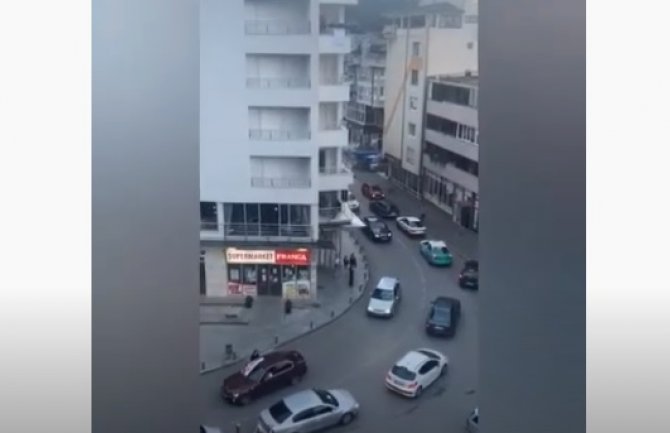 Održana auto litija u Beranama (VIDEO)