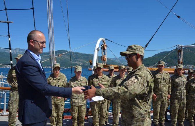 Ceremonijom na „Jadranu“ završen Ljetnji vojni kamp: Budite ambasadori Vojske Crne Gore