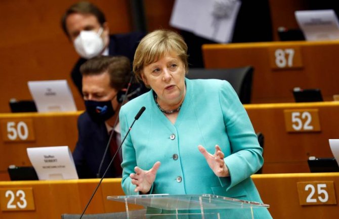 Merkel: Stremiti napretku za zemlje Zapadnog Balkana kojima treba dati perspektivu ulaska u EU