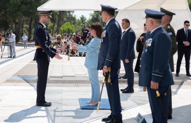 Kadet Vojske Crne Gore diplomirao na Vazduhoplovnoj akademiji u Grčkoj