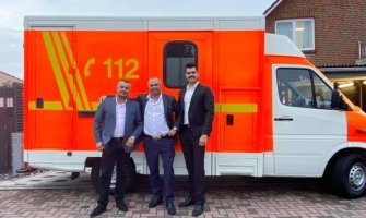 Donacija iz Hamburga: Braća Redžepović donirali santitesko vozilo domu zdravlja u Rožajama