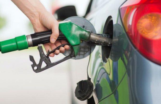 Benzinska pumpa greškom prodavala gorivo za jedan evro