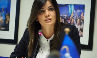 Čelnica Crnogorske dobija prijetnje zbog statusa na Fejsbuku