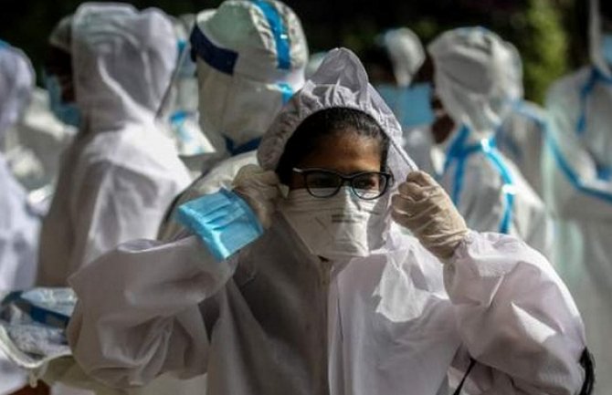 Indija: U posljednja 24 časa preminulo skoro hiljadu osoba, još 72.000 slučaja zaraze koronom