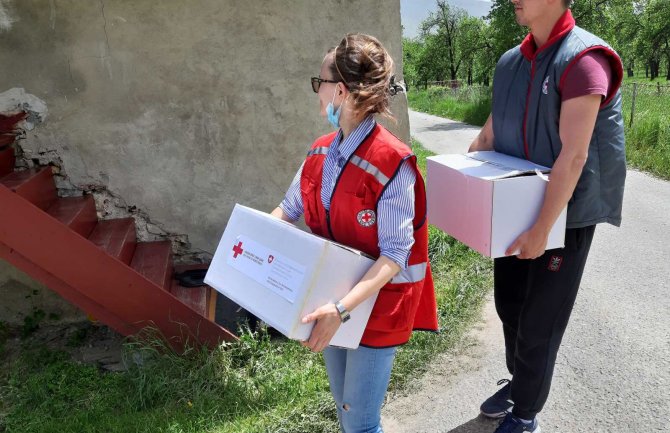 Crveni krst Crne Gore podijelio 91.663 paketa humanitarnog karaktera