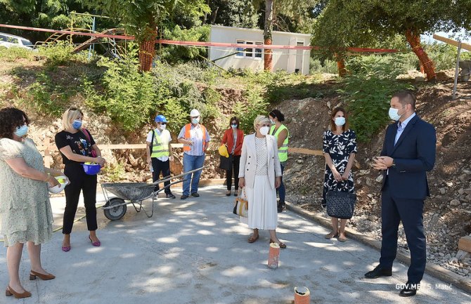 Položen kamen temeljac za gradnju vrtića u Herceg Novom za 150 djece