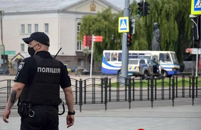 Ukrajina: Nova situacija s taocima, otet policajac, otmičar bježi
