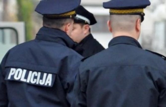 Unutrašnja kontrola i tužilaštvo ispituju povezanost policije sa crnogorskim klanovima