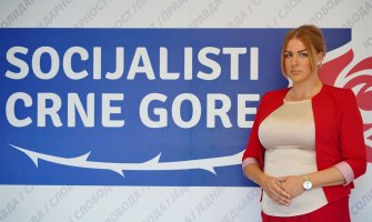 Sindik-Milićević: Država prosvjetnim radnicima da obezbjedi laptopove kao sredstvo za rad