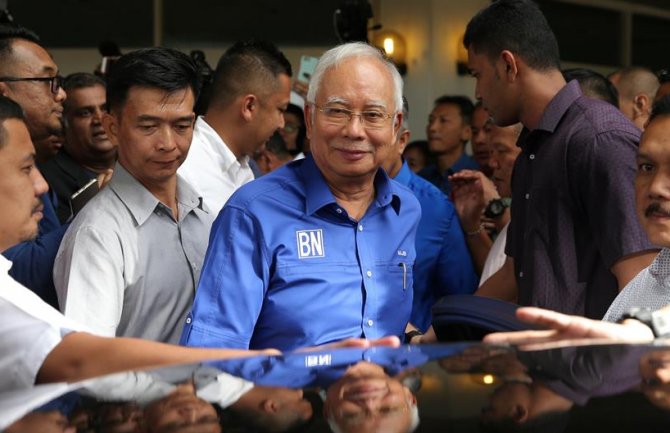 Bivši premijer Malezije proglašen kriv za korupciju