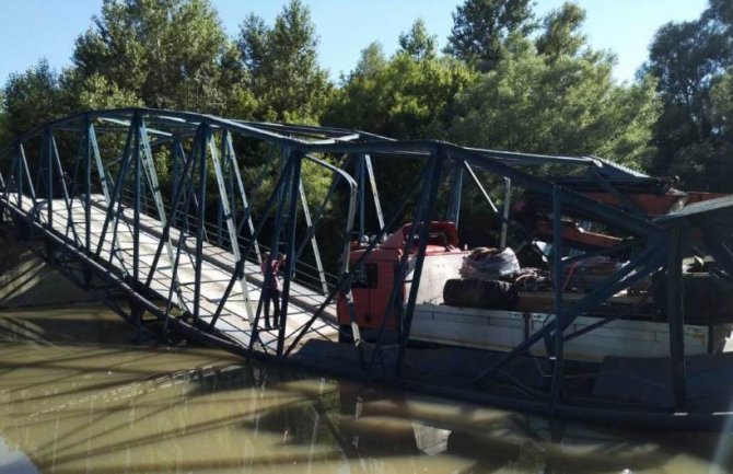 Čelični most na rijeci Kolubari srušio se zajedno s kamionom