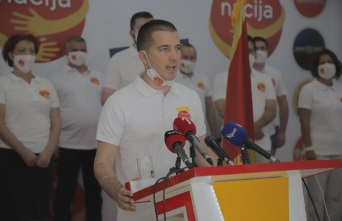 Bečić: Nakon pomirenja i moralnog uzdizanja, povećaćemo minimalnu platu na 300 eura, minimalnu penziju na 200 eura...