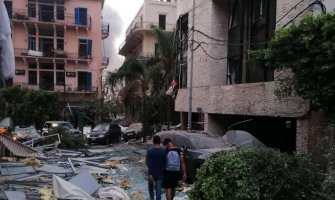 Bejrut dan nakon eksplozija: Poginulo više od 100 ljudi, 4.000 ranjeno, ruševine, ljudi u šoku, bolnice pune(VIDEO)