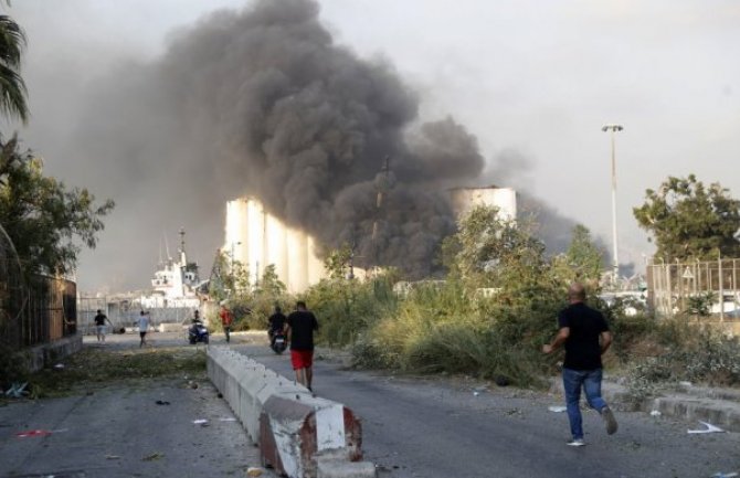 Nedjelju dana poslije eksplozije stanovnici Bejruta odali poštu poginulima