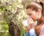Kako razlikovati alergiju od koronavirusa u doba ambrozije