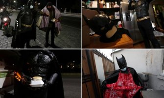 Betmen donosi hranu beskućnicima u Santijagu