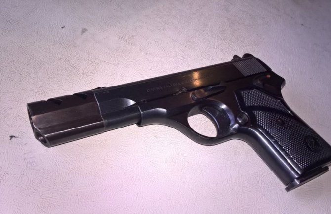 Prekršajna prijava protiv Novljanke, objavila snimak pucanja na društvenim mrežama, pronađen pištolj