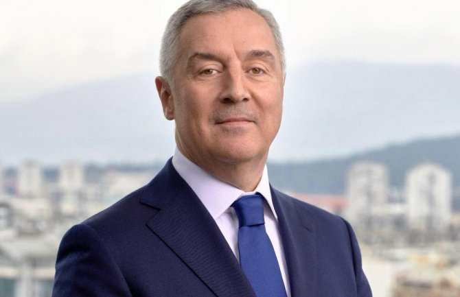 Đukanović čestitato Šolcu:  Očekujem posvećenost SPD politici proširenja EU i integraciji Zapadnog Balkana