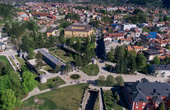 Cetinjani pozvali na okupljanje pred Cetinjskim manastirom u četvrtak: Neko je lagao!