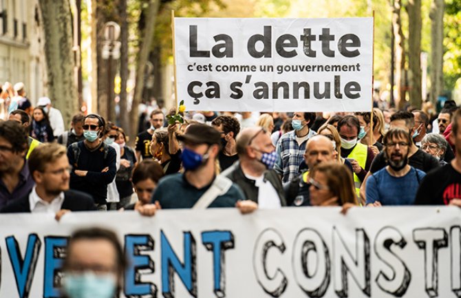 Protesti Žutih prsluka širom Francuske, uhapšeno 250 osoba u Parizu