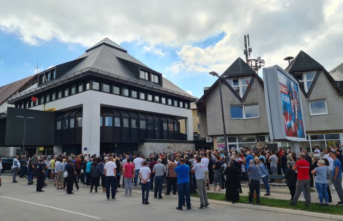 Protest na Žabljaku zbog presude za ubistvo Maje Šljivančanin