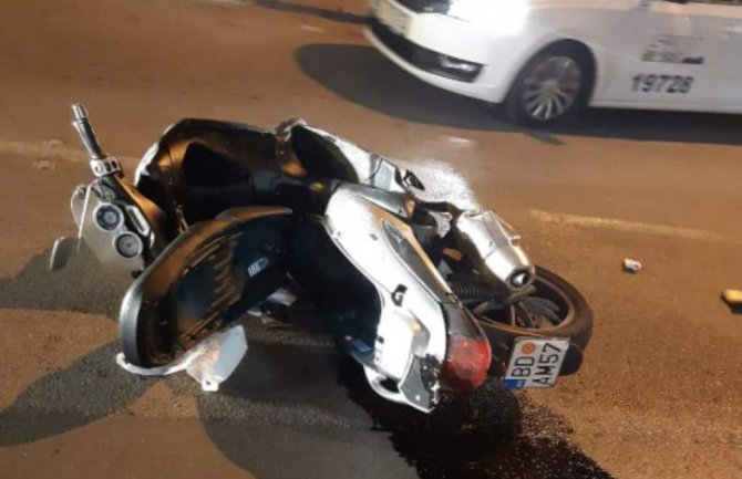 U sudaru motora i automobila povrijeđen motociklista
