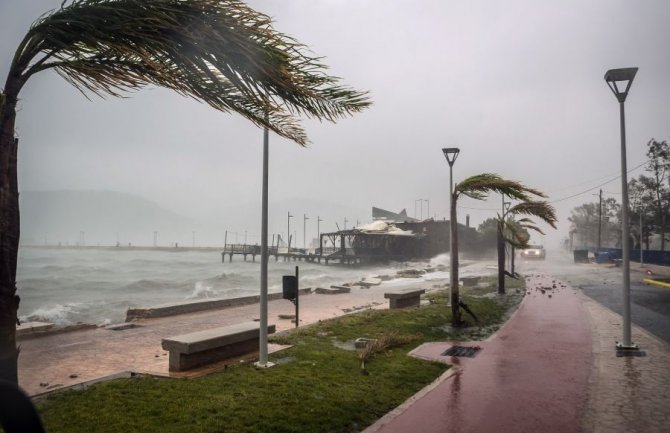 Grčka: U oluji dvije osobe poginule, ima nestalih