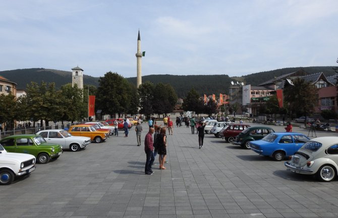 Održan treći Oldtajmer skup u Pljevljima, učestvovalo 27 automobila iz CG