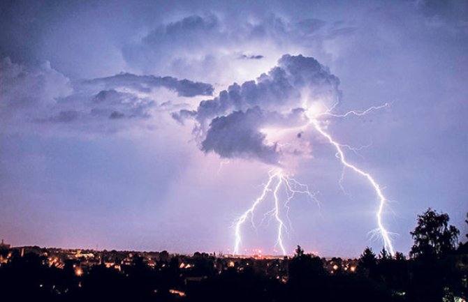 Prvi kišni talas stigao u Hrvatsku, mogući su udari vjetra i do 90 km na sat