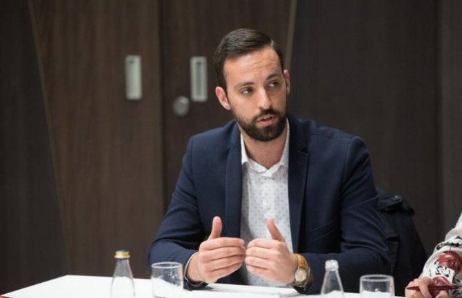 Zirojević: Građanske partije ili da uskrate podršku Vladi, ili da potpišu koalicioni sporazum sa DF-om