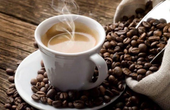 Kafa djeluje kao laksativ, podstiče na rad i pražnjenje crijeva
