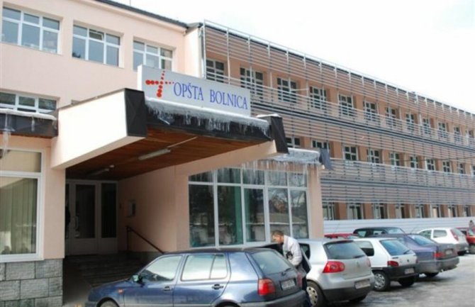 Tri kovid pacijenta životno ugrožena u bolnici u Beranama