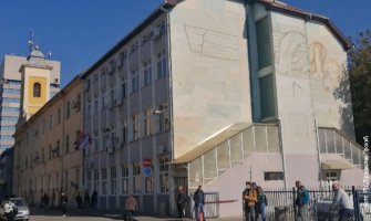 Srbija: Srušio se plafon u školi, povrijeđena učenica