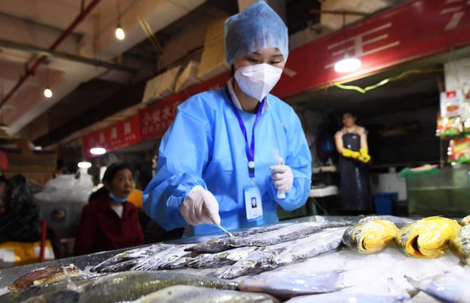 Kinezi ponovo pronašli koronavirus na ambalaži smrznute hrane 