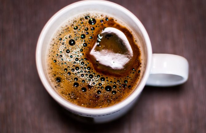 Znate li koji je razlog zbog kojeg kafa ubacuje probavu u petu brzinu?