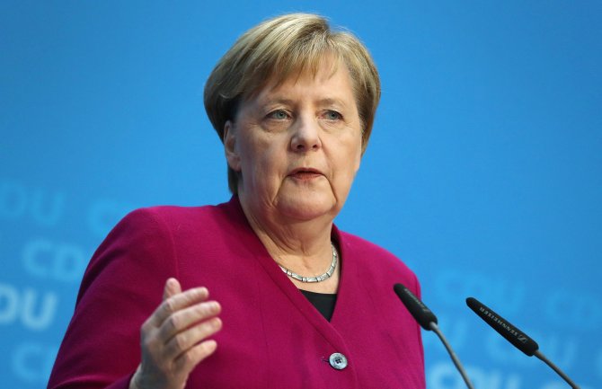 Merkel: Smanjite kontakte, sastajte se sa što je manje ljudi moguće