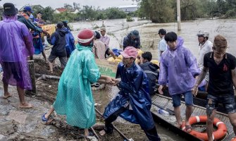 Vijetnam: Nakon udara tajfuna najmanje 25 mrtvih i desetine nestalih (VIDEO)
