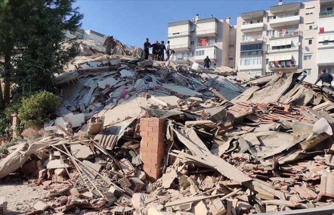 Zemljotres u Izmiru, srušilo se 20 zgrada (VIDEO)