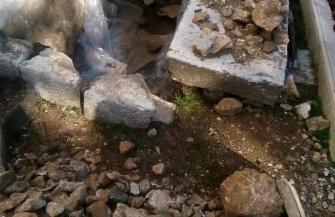 Brčeli: Oskrnavljena grobnica mitropolita Arsenija Plamenca