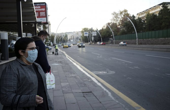 Turska: Zabranili pušenje na javnim mjestima zbog korone