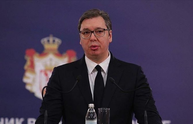 Vučić: Bolnički kapaciteti puni, 4.800 oboljelih od korone