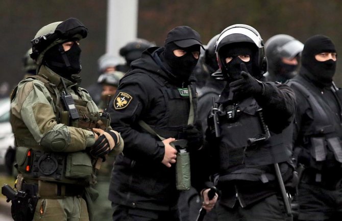  Uhapšene desetine ljudi u Minsku tokom protesta